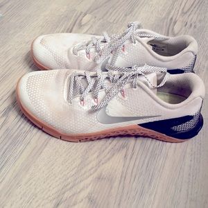 Nike metcon tennis shoes size 10